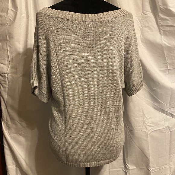 Banana Republic Knit Short Sleeve Silver Sweater Size Medium - Picture 3 of 3